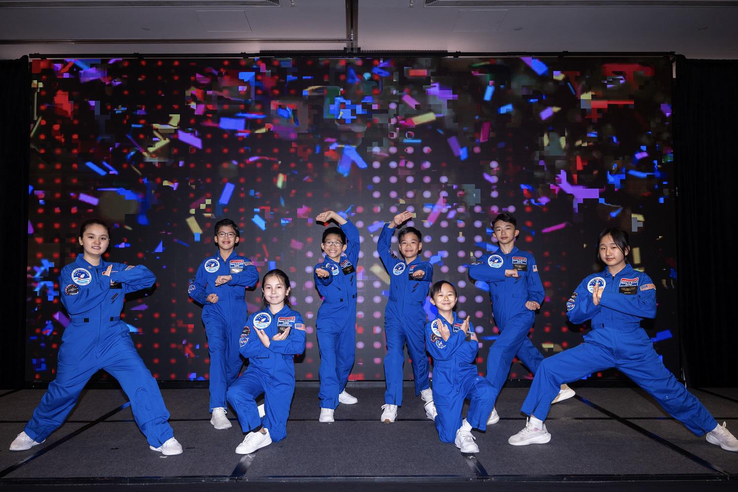 一眾小太空人以剛柔並重的跆拳道表演,為慶祝午宴揭開序幕。 一眾小太空人以剛柔並重的跆拳道表演,為慶祝午宴揭開序幕。