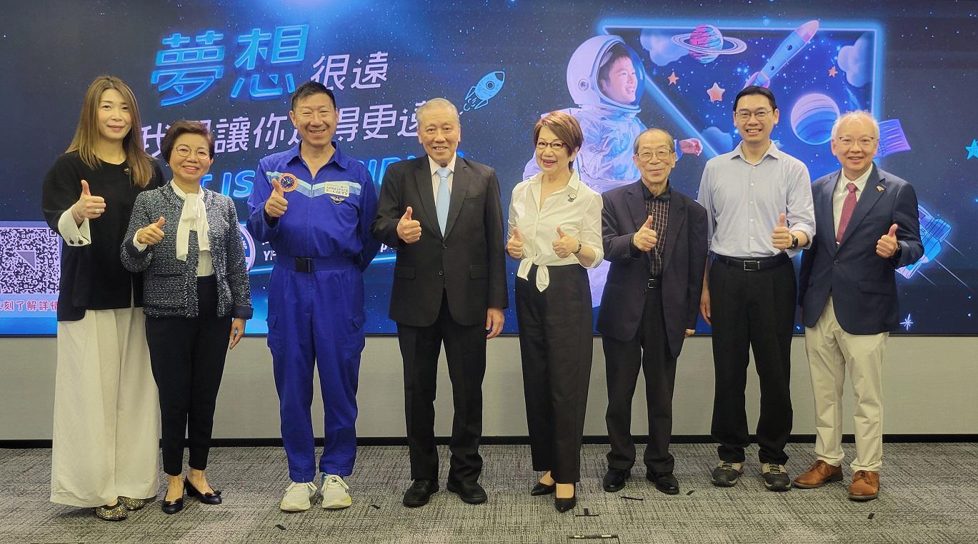 A group photo showing Ms. Karen Lam, Vice President of Marketing at YF Life (first left) and the star-studded judge panels: Mrs. Mak Ho Siu-kuen (second left), Mr. Peter Lui Kin-chuen (third left), Ir. Dr. Raymond Ho Chung-tai (fourth left), Ms. Candy Chea Shuk-mui, (fourth right), Mr. J. P. Lee (third right), Mr. Timothy Ho Man-hung (second right) and Prof. Chan Chi Hou (first right). A group photo showing Ms. Karen Lam, Vice President of Marketing at YF Life (first left) and the star-studded judge panels: Mrs. Mak Ho Siu-kuen (second left), Mr. Peter Lui Kin-chuen (third left), Ir. Dr. Raymond Ho Chung-tai (fourth left), Ms. Candy Chea Shuk-mui, (fourth right), Mr. J. P. Lee (third right), Mr. Timothy Ho Man-hung (second right) and Prof. Chan Chi Hou (first right).